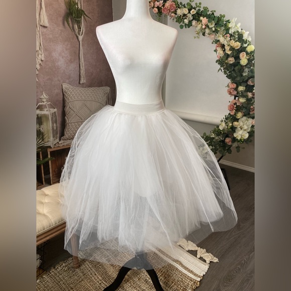 White Dress Tutu - Picture 2 of 2